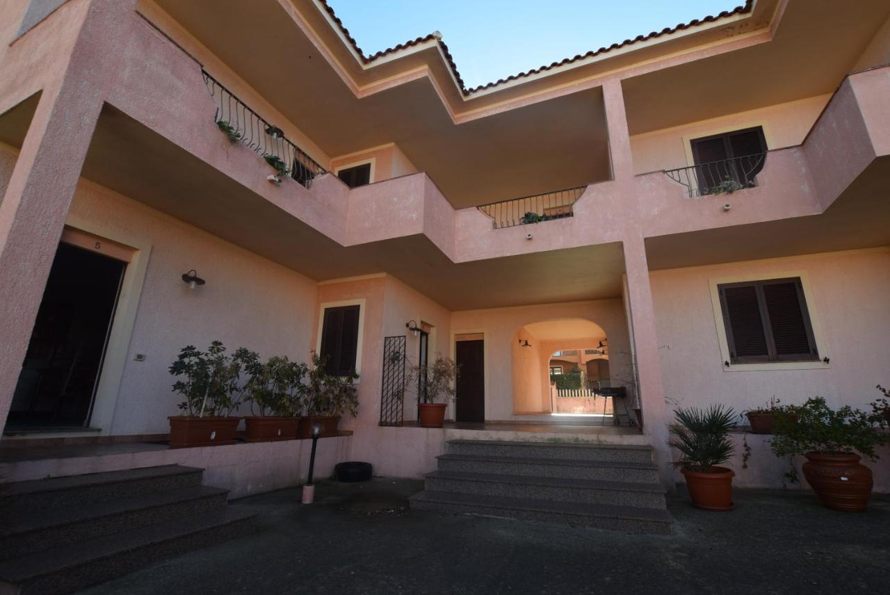 Residenza Sul Mare Aparthotel Valledoria  Exteriör bild